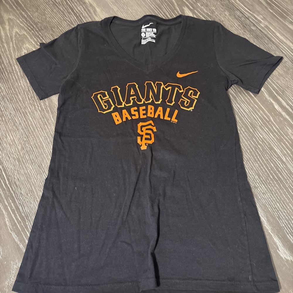 Nike Slim Fit  Giants MLB Tshirt-‎ Womans Size Small Black